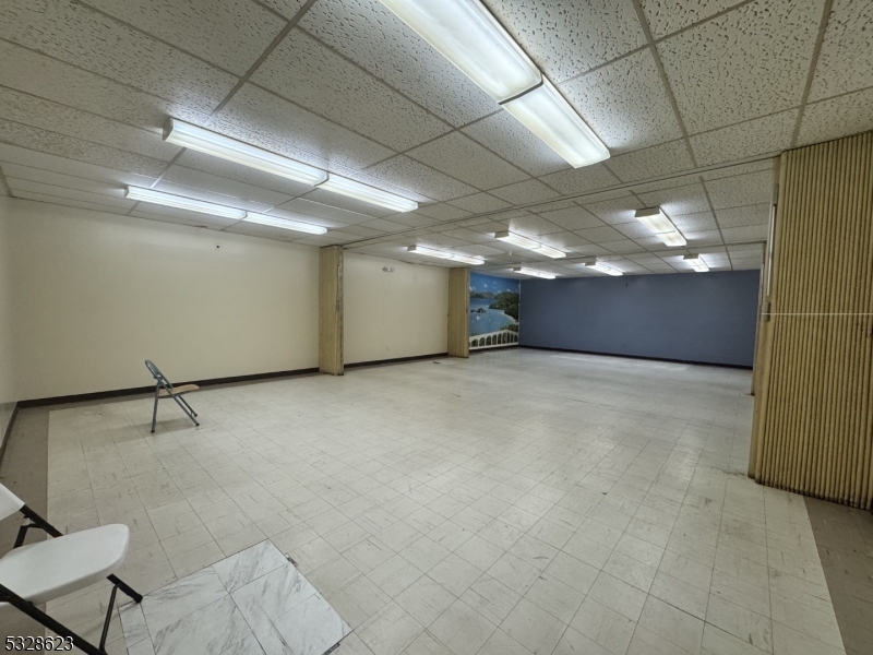37 E Blackwell St