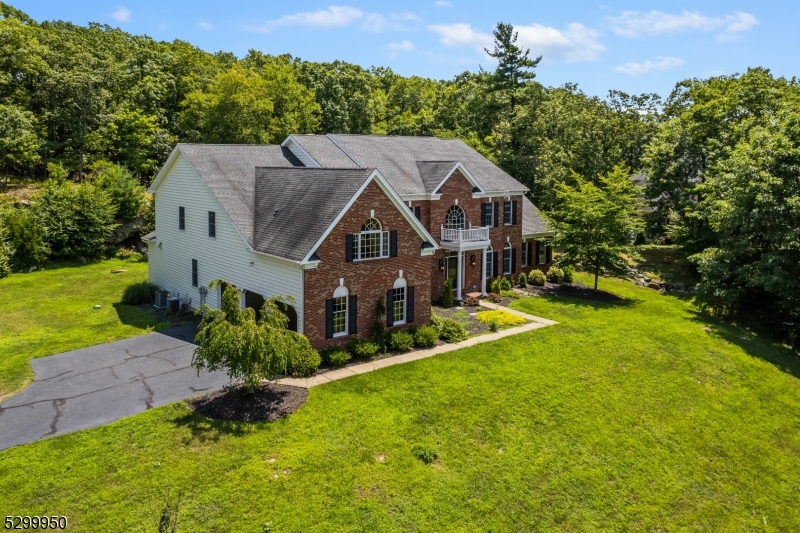 5 Crownview Ct