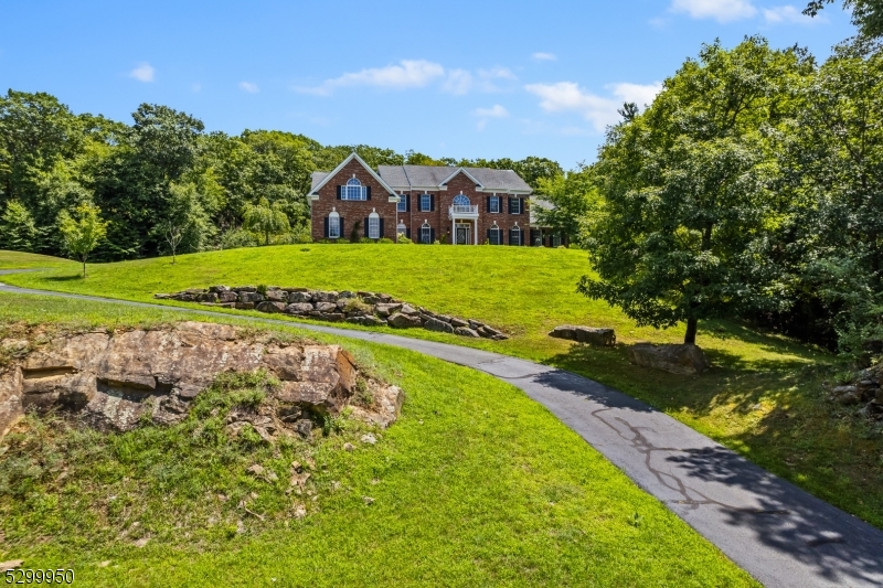 5 Crownview Ct