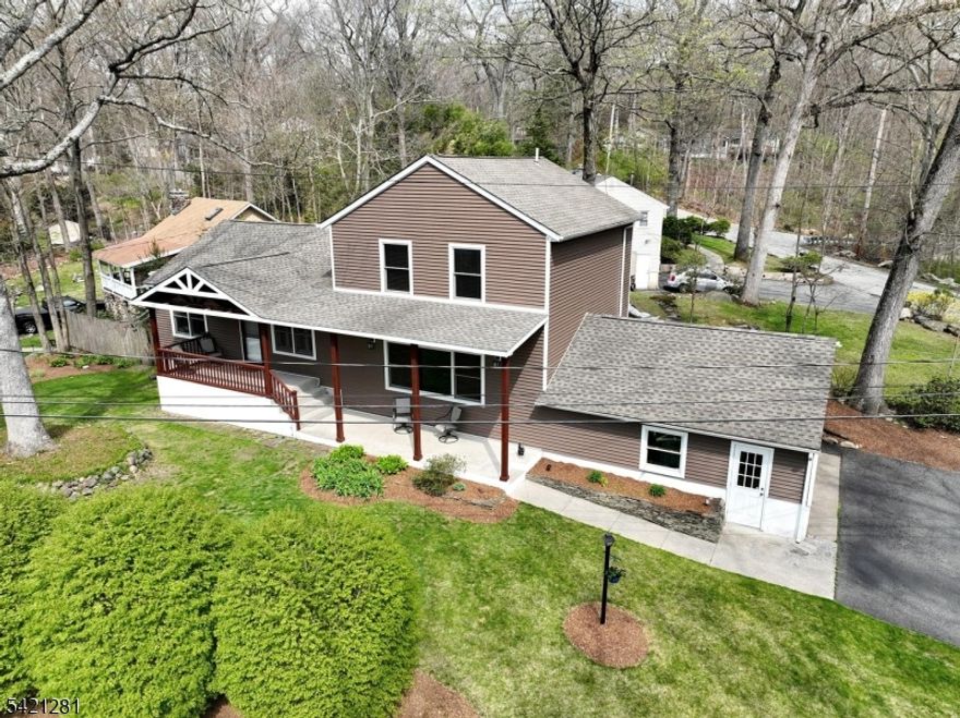 This beautifully updated three-bedroom, two-and-a-half-bath home is located in the desirable lake community of Cupsaw Lake (membership optional). The upper-level primary suite features a private ensuite bathroom, while two additional bedrooms are conveniently situated on the main floor. A spacious living room addition, completed in 2007, offers a comfortable yet inviting atmosphere. The kitchen was fully renovated in 2019 with high-end finishes and modern design. The backyard is fully fenced in and includes a brand new patio space for entertaining. Enjoy seasonal lake views from this exceptional property. This is a must-see for anyone seeking the charm and lifestyle of lake community living.