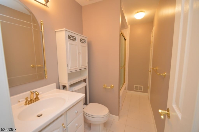 BELANTRAE GREENS - Residential Lease