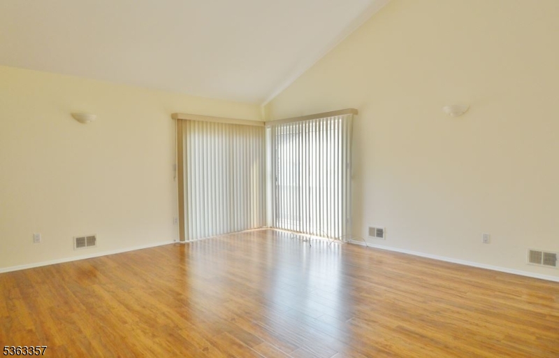 BELANTRAE GREENS - Residential Lease