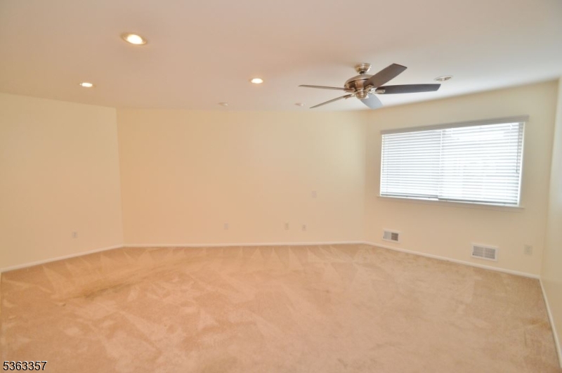 BELANTRAE GREENS - Residential Lease