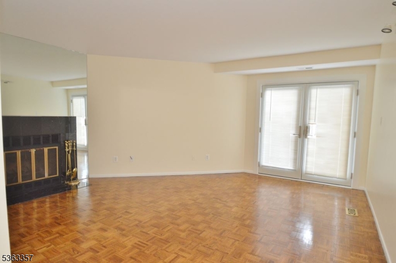 BELANTRAE GREENS - Residential Lease