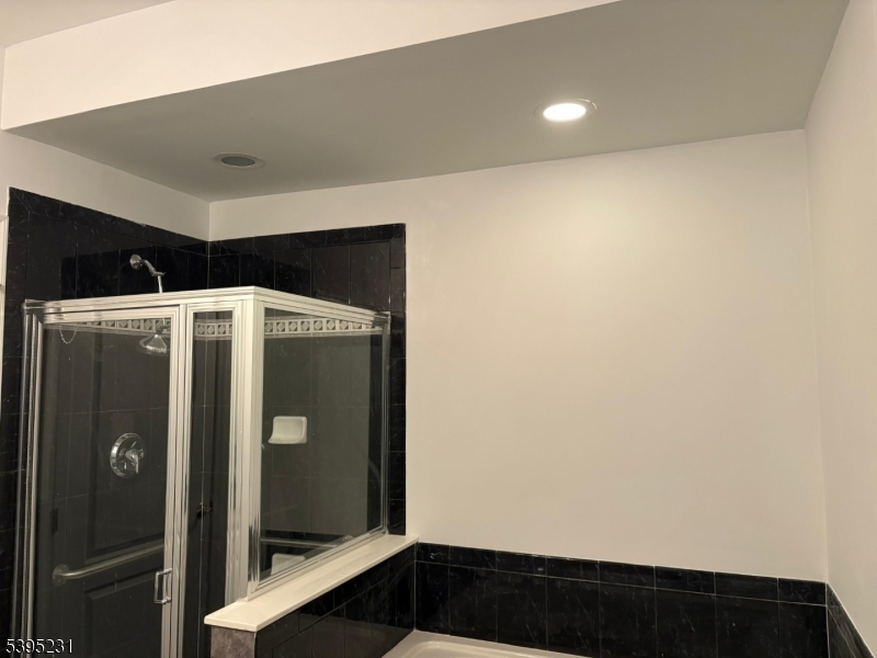 Renaissance at Raritan Val - Residential