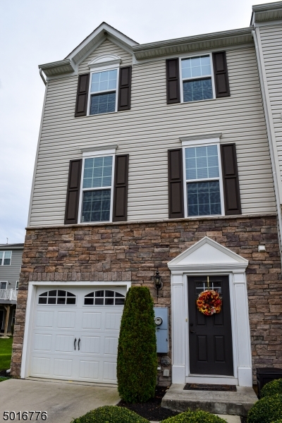 Photo 1 of 20 — 37 VILLAGE GREEN LN, Gloucester Twp., NJ 08081