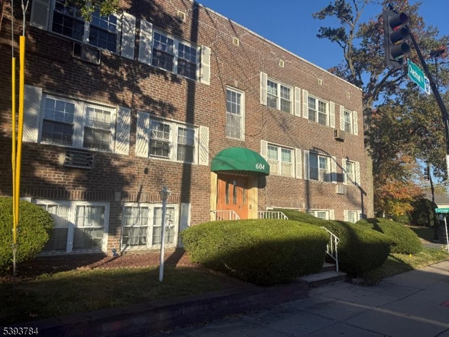 first floor 1 bedroom condo, living room , new kitchen , ready for Nov 1 2025