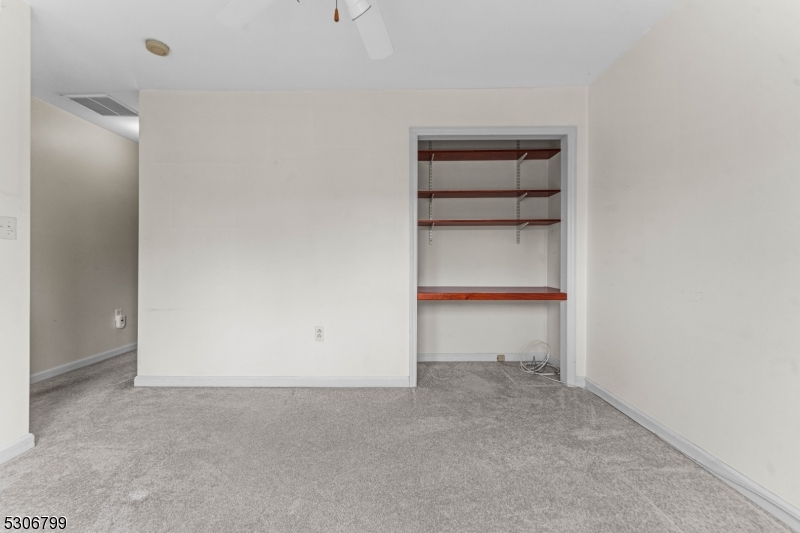 Photo 10 of 32 of 61 Rockcreek Ter townhome
