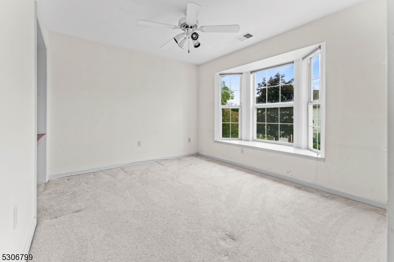 Photo 11 of 32 of 61 Rockcreek Ter townhome