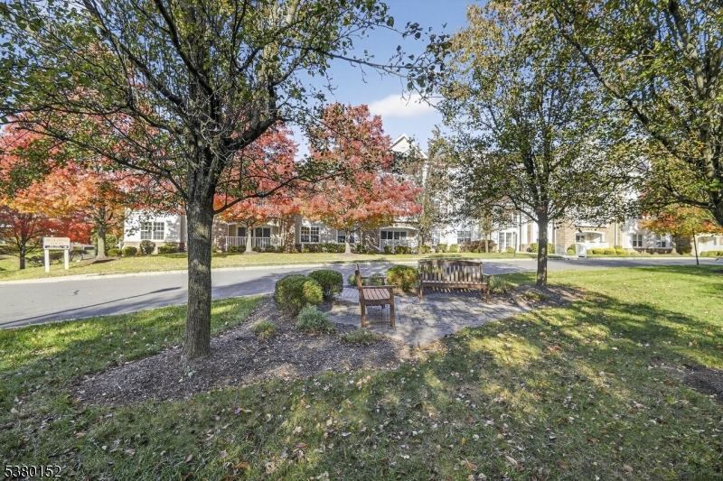 SOMERSET RUN - Residential