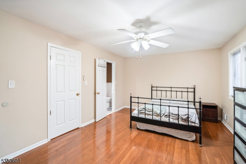 Edison Twp., New Jersey 08820, United States, 2 Bedrooms Bedrooms, ,3 BathroomsBathrooms,Residential,Pending,108156