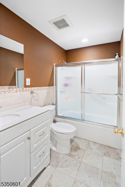 Edison Twp., New Jersey 08820, United States, 2 Bedrooms Bedrooms, ,3 BathroomsBathrooms,Residential,Pending,108156