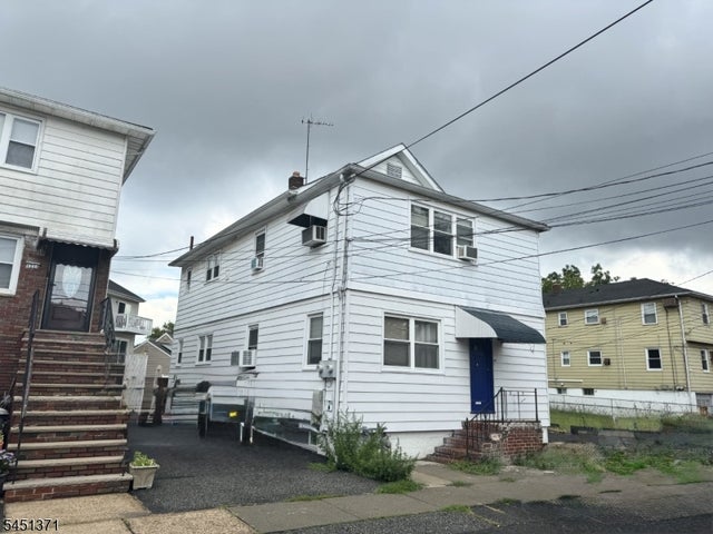 1216 Broadway
