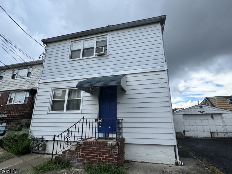 1216 Broadway - Photo 2