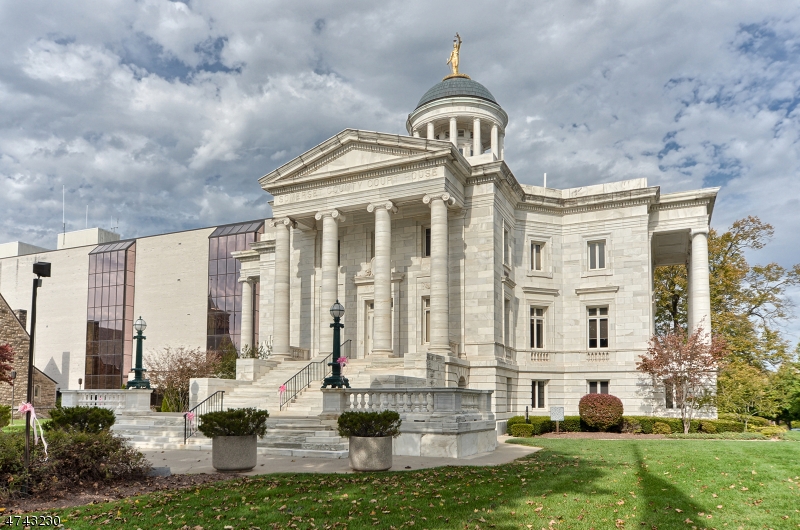 Somerville Boro, New Jersey 08876, United States, 2 Bedrooms Bedrooms, ,2 BathroomsBathrooms,Residential,Active,138210