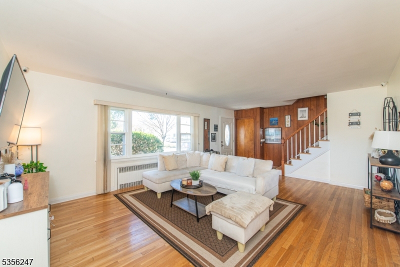 08 Avondale Avenue