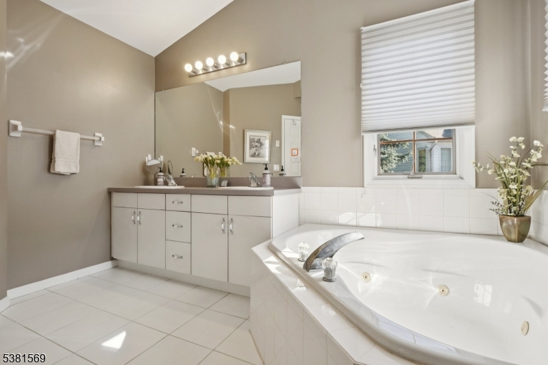 The Villas at Crown View - Residential