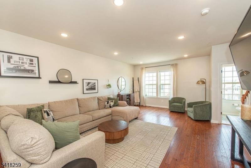 Kensington Square - Residential