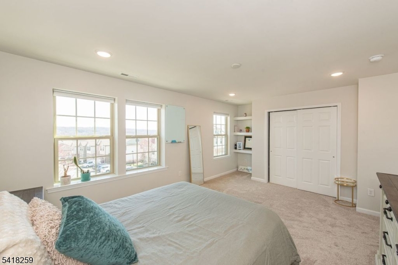 Kensington Square - Residential