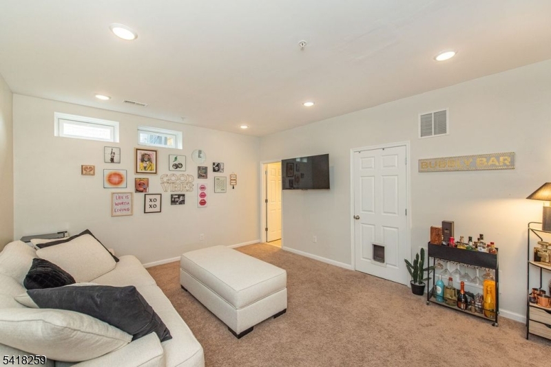 Kensington Square - Residential