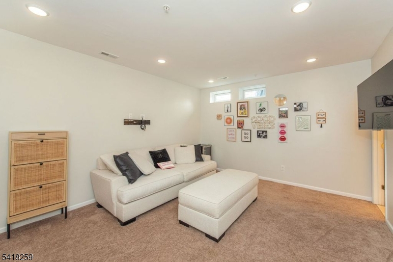 Kensington Square - Residential