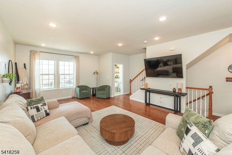 Kensington Square - Residential