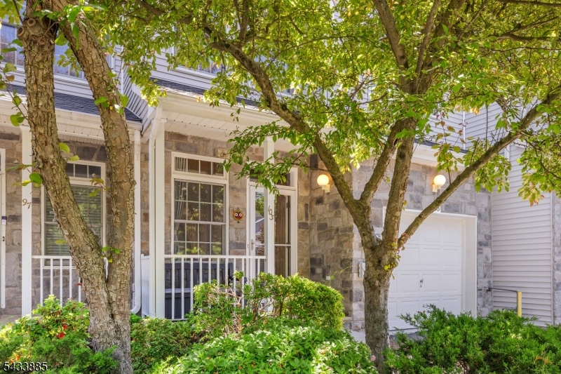 Mazdabrook Commons - Residential