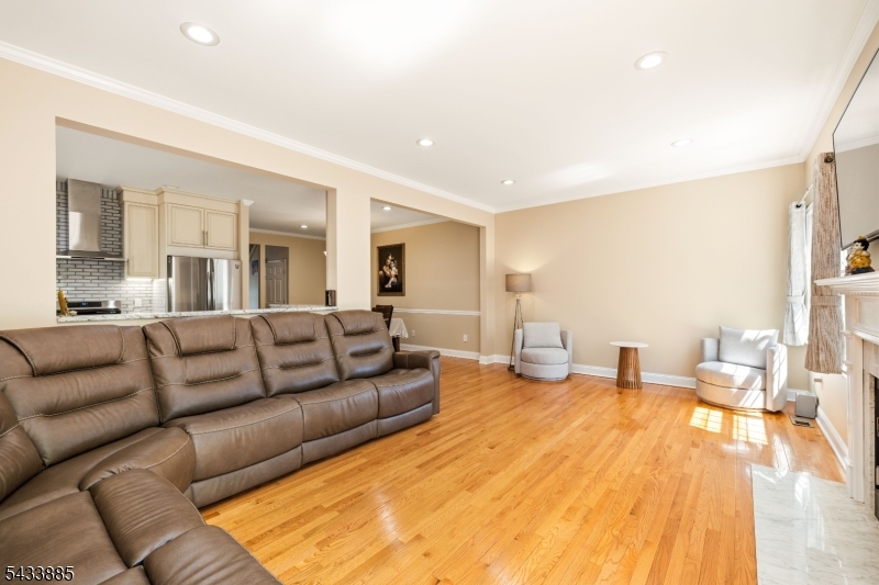 Mazdabrook Commons - Residential