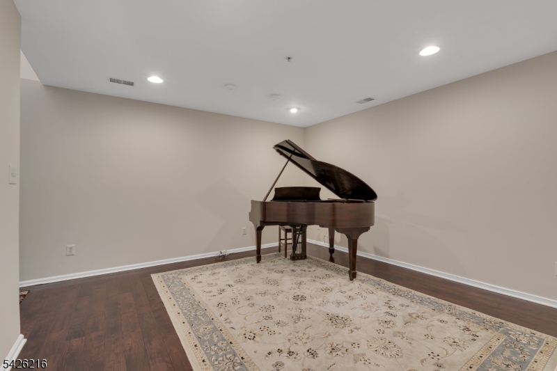 Summit Falls - Residential