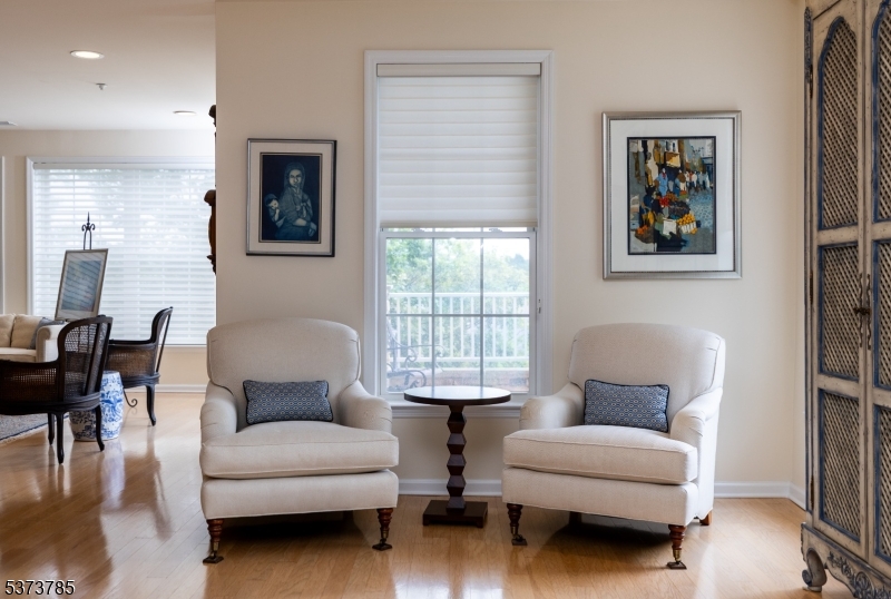 FOX HILLS - Residential