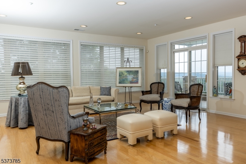 FOX HILLS - Residential