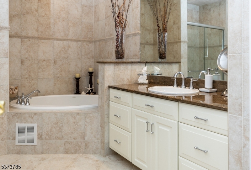 FOX HILLS - Residential