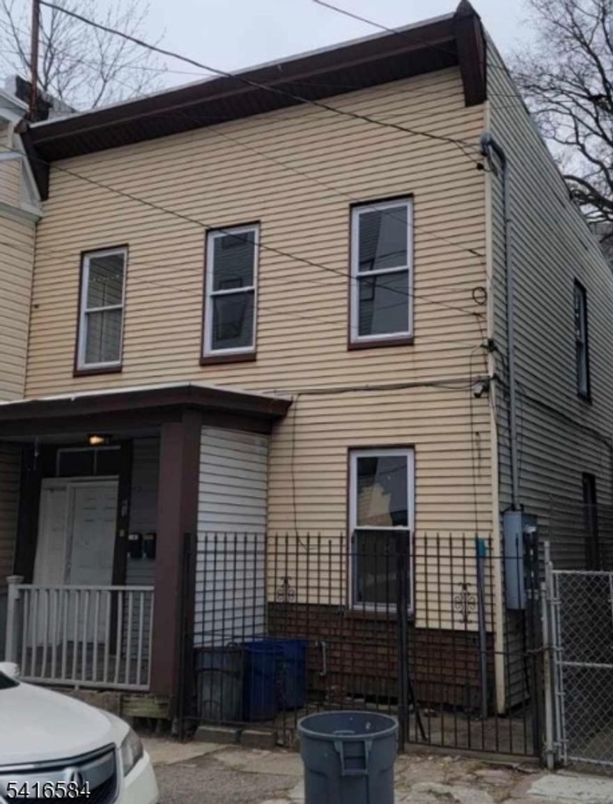 Near to Saint Joseph Hospital, Income producer updated 2 Units up and down 2 bedrooms units with one bathroom each. LIve in one side and rent the other unit, Become a Landlord