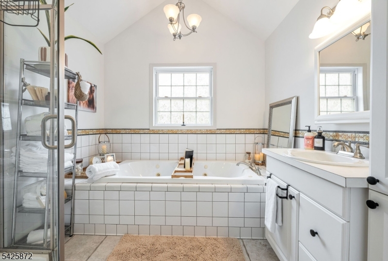 Cozy Lake - Residential