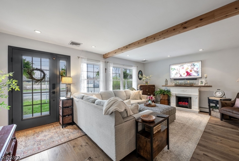 Cozy Lake - Residential