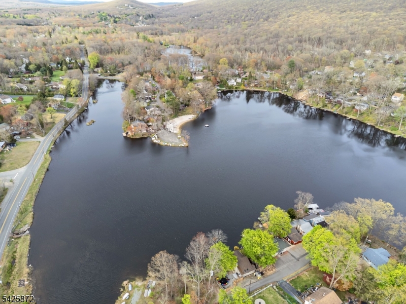Cozy Lake - Residential