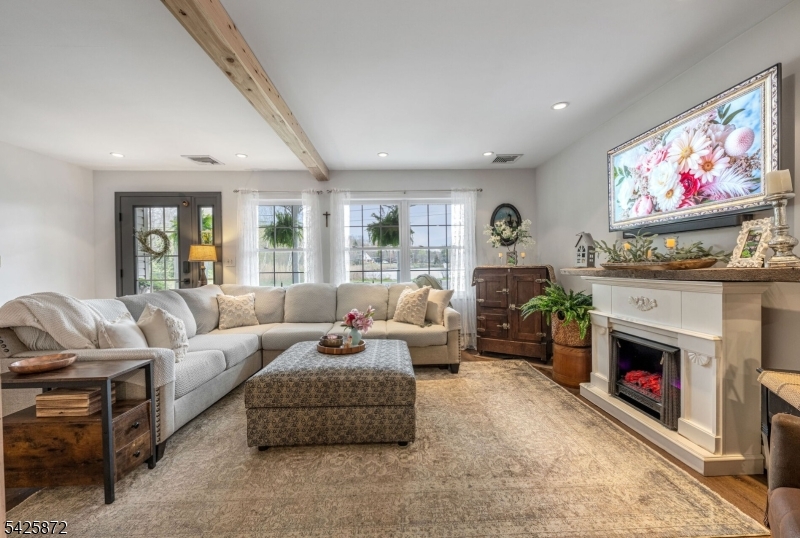 Cozy Lake - Residential