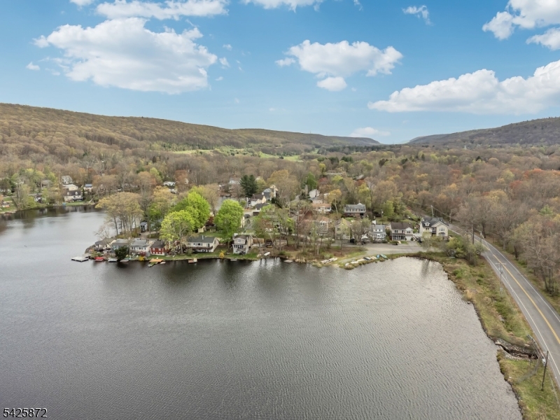 Cozy Lake - Residential