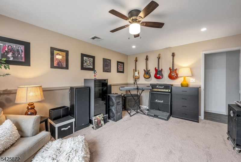 Cozy Lake - Residential