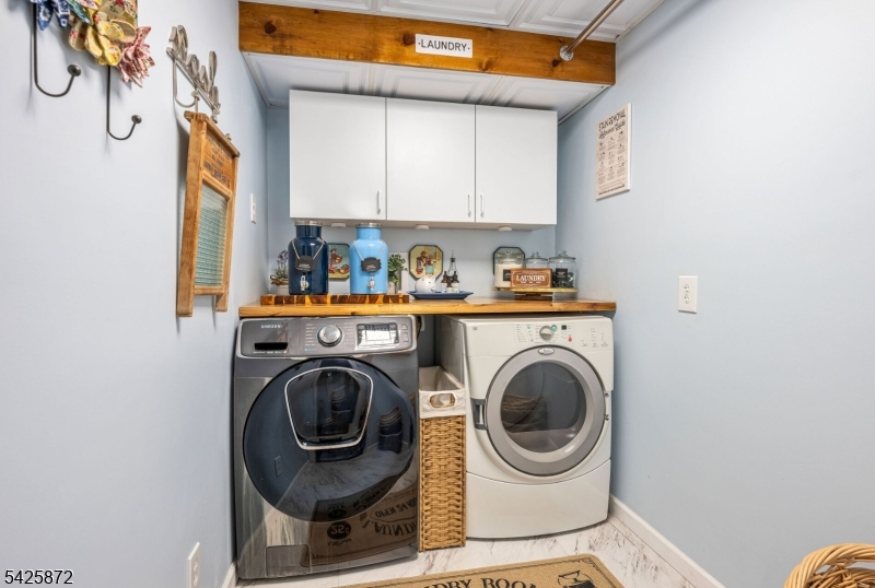 Cozy Lake - Residential