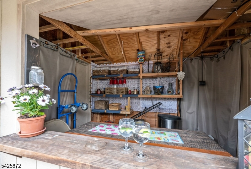 Cozy Lake - Residential