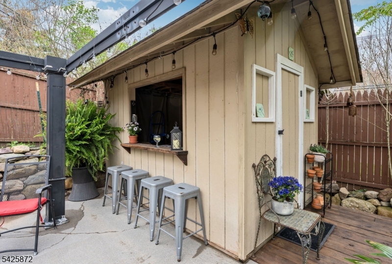 Cozy Lake - Residential