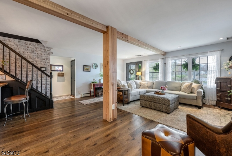 Cozy Lake - Residential