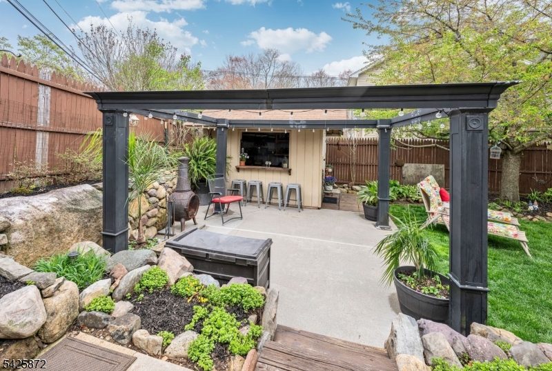 Cozy Lake - Residential