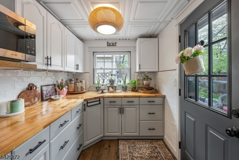 Cozy Lake - Residential