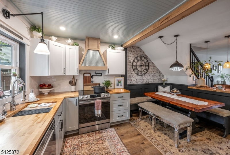 Cozy Lake - Residential