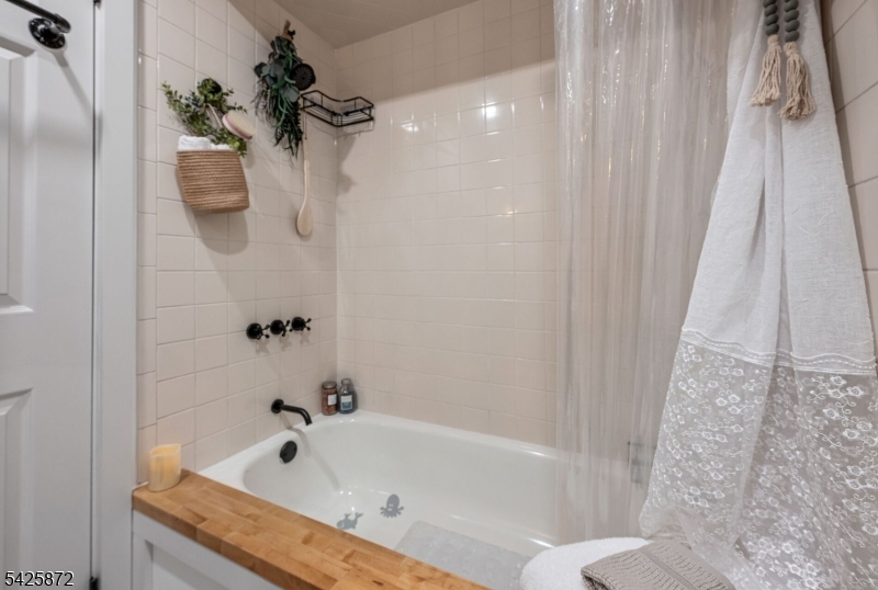 Cozy Lake - Residential