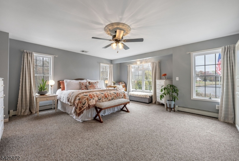 Cozy Lake - Residential