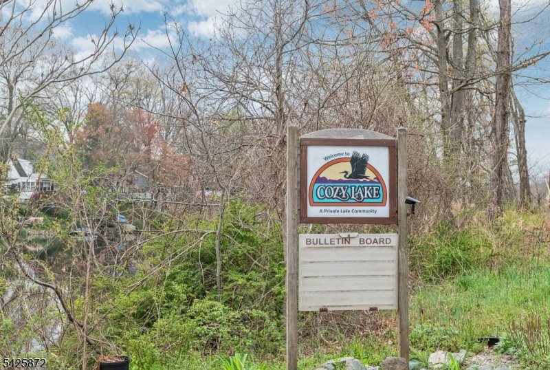 Cozy Lake - Residential