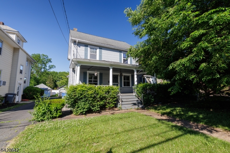 Photo 1 of 32 — 606 N Washington Ave, Dunellen Boro, NJ 08812